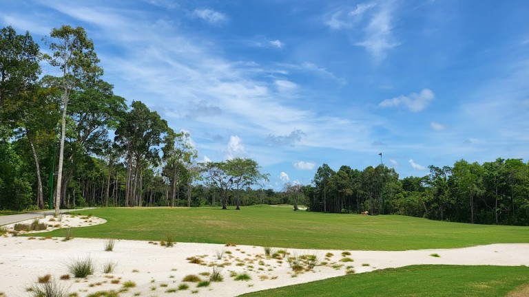 Eschuri Vũng Bầu Golf Course ?>