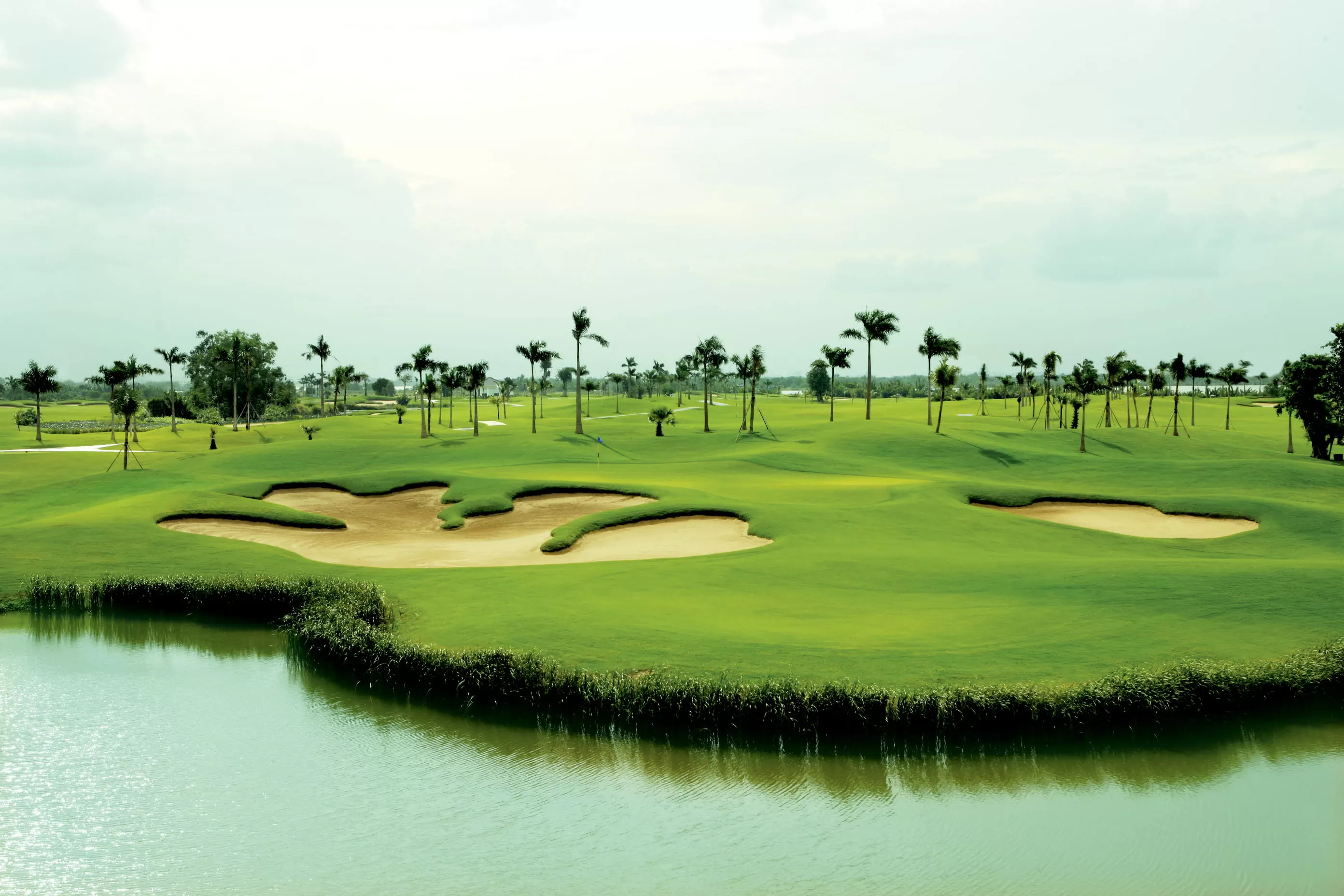 Emerald Country Club