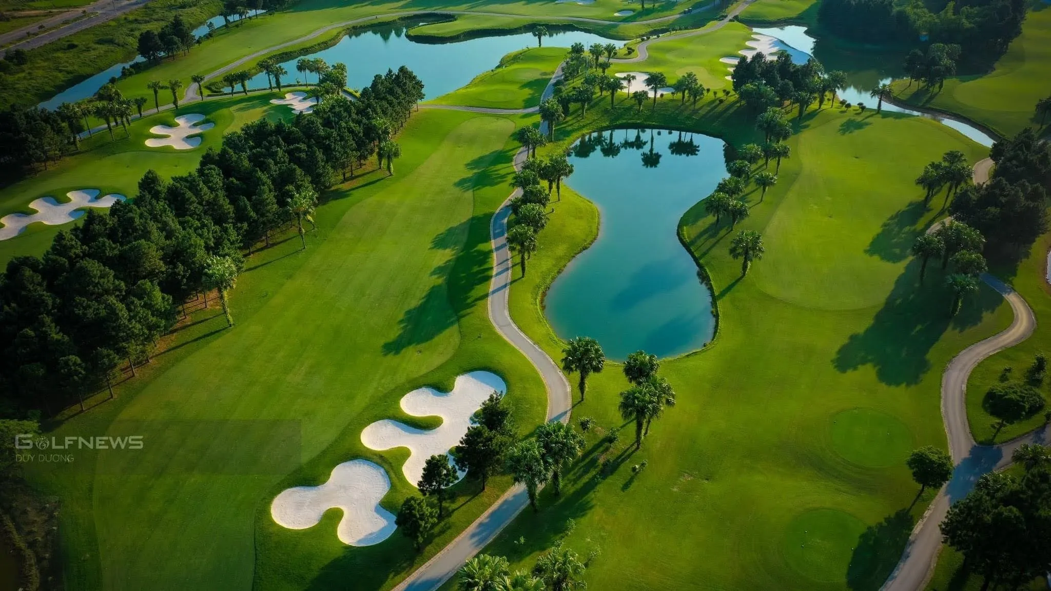 苍鹭湖高尔夫球场及度假村