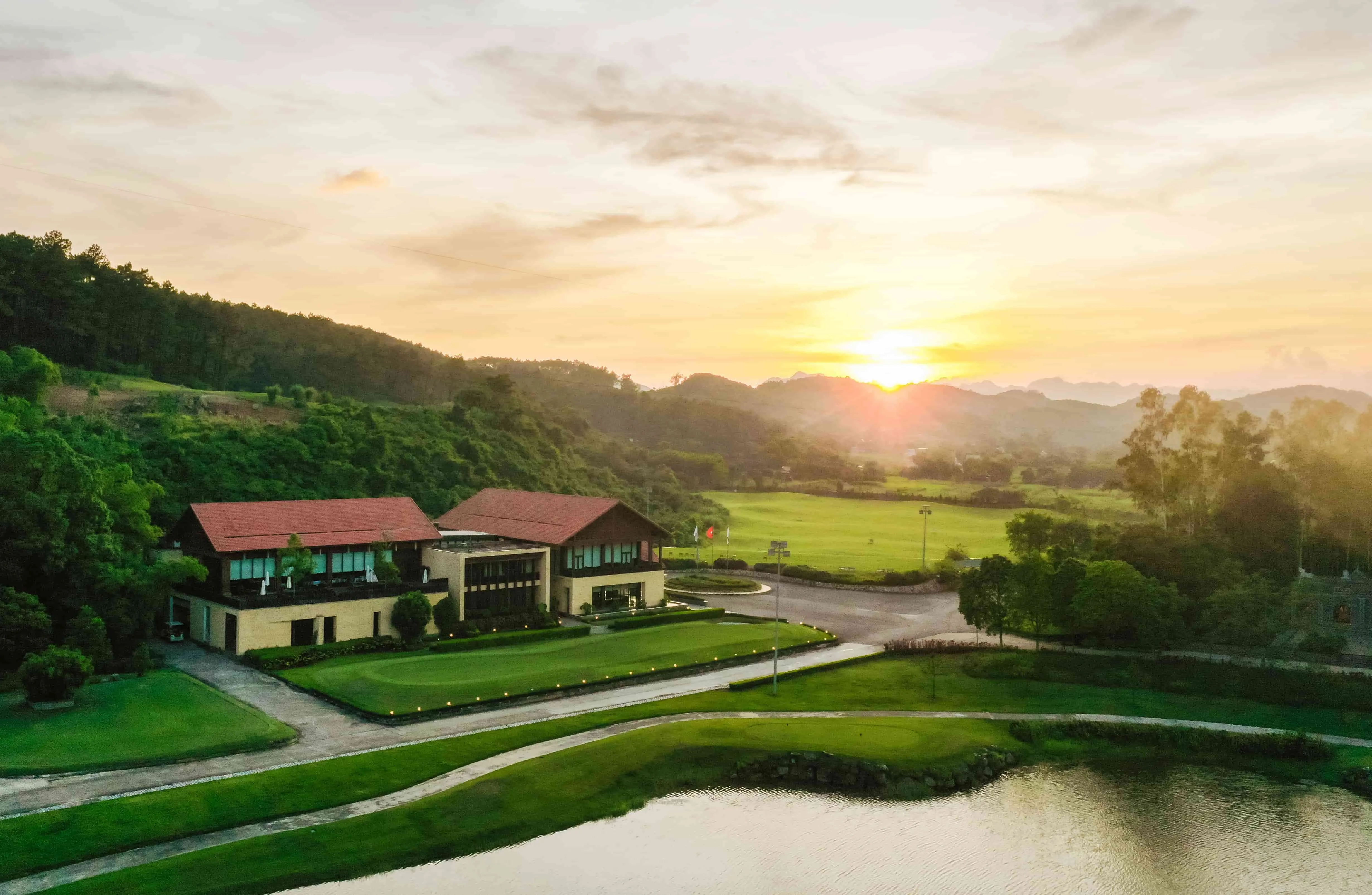 Tràng An Golf & Resort