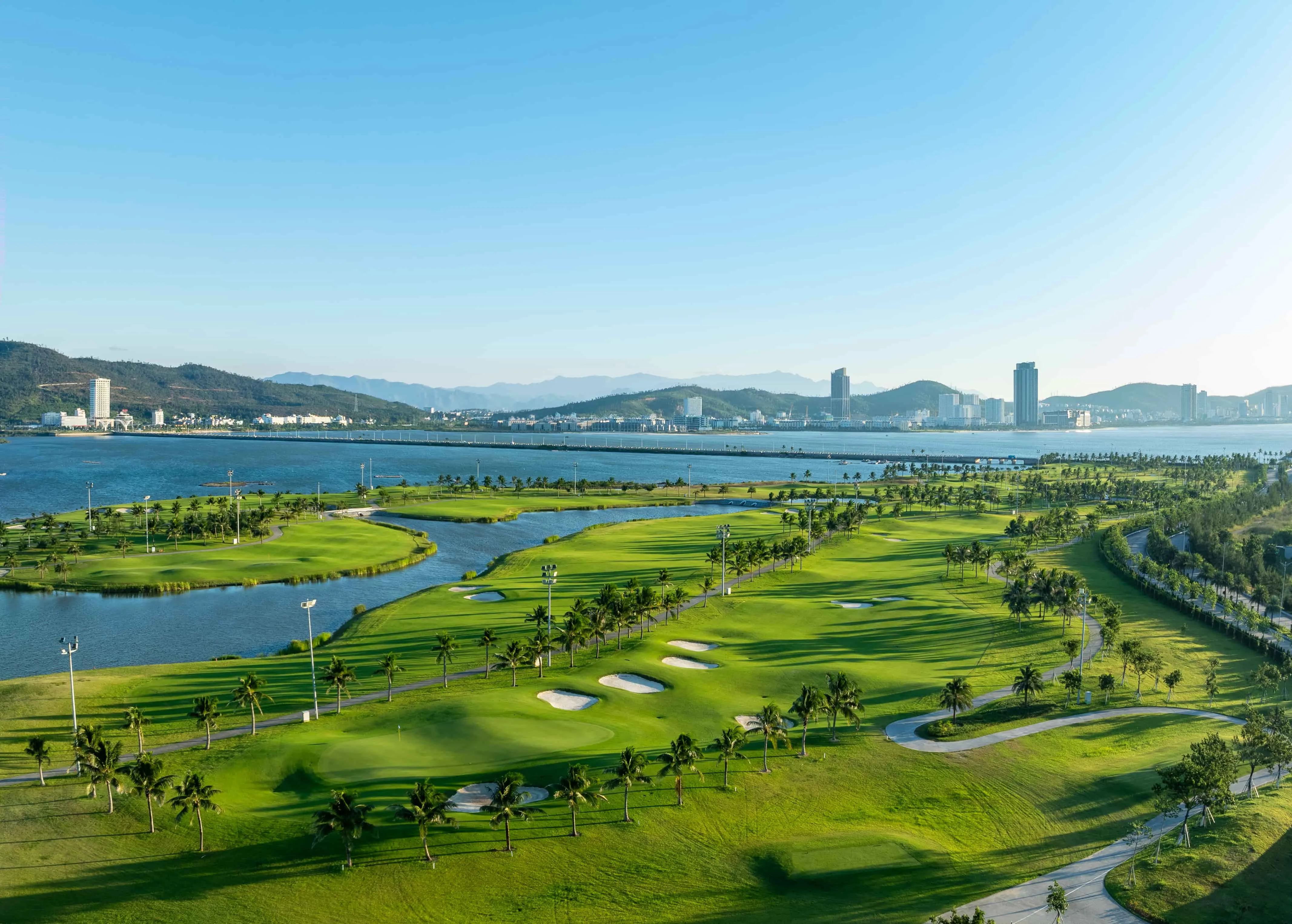 Tuần Châu Golf Resort