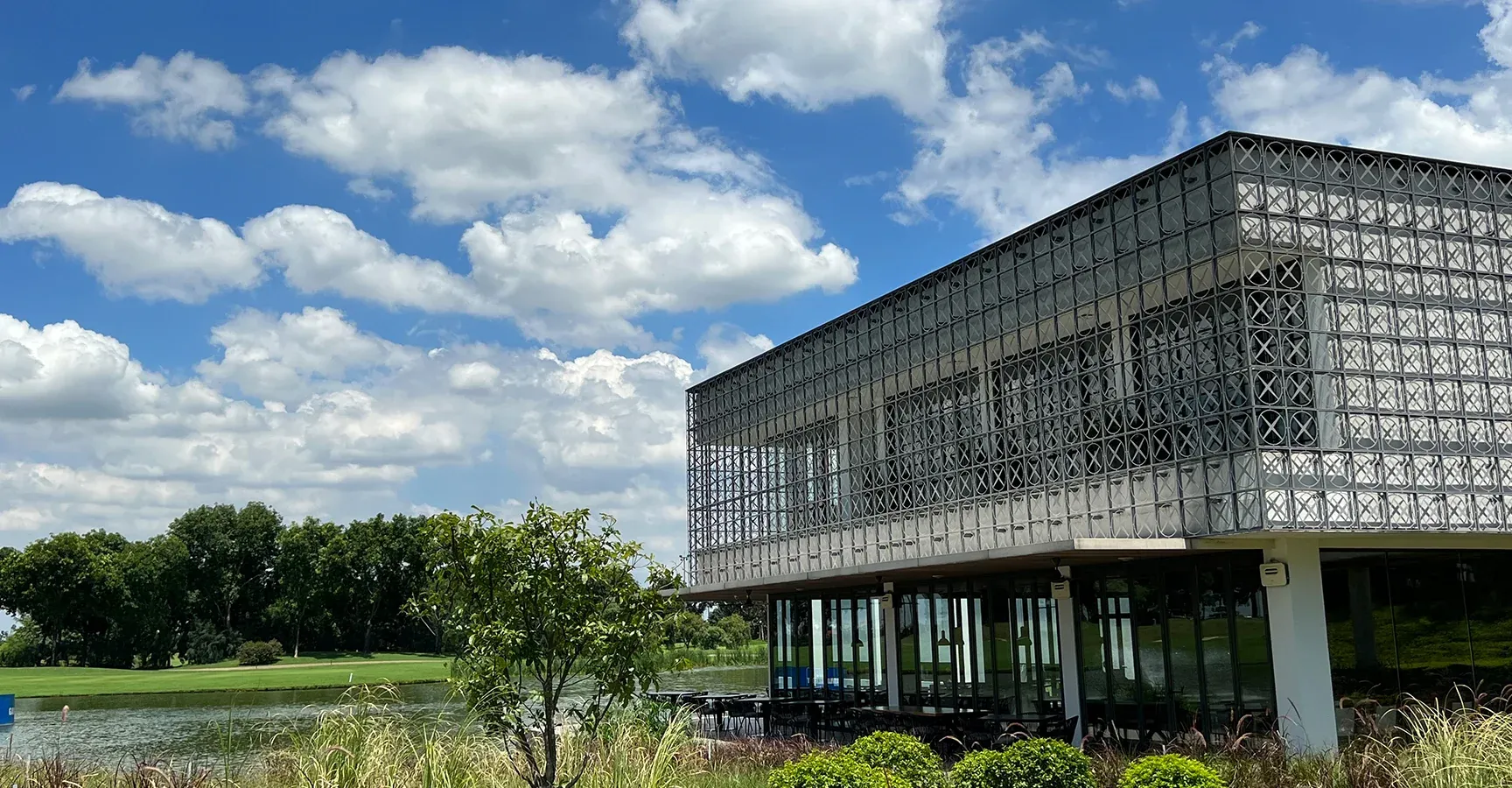 Nhà hàng Lan tại sân golf Vân Trì – không gian ẩm thực sang trọng nội khu Van Tri Golf Club