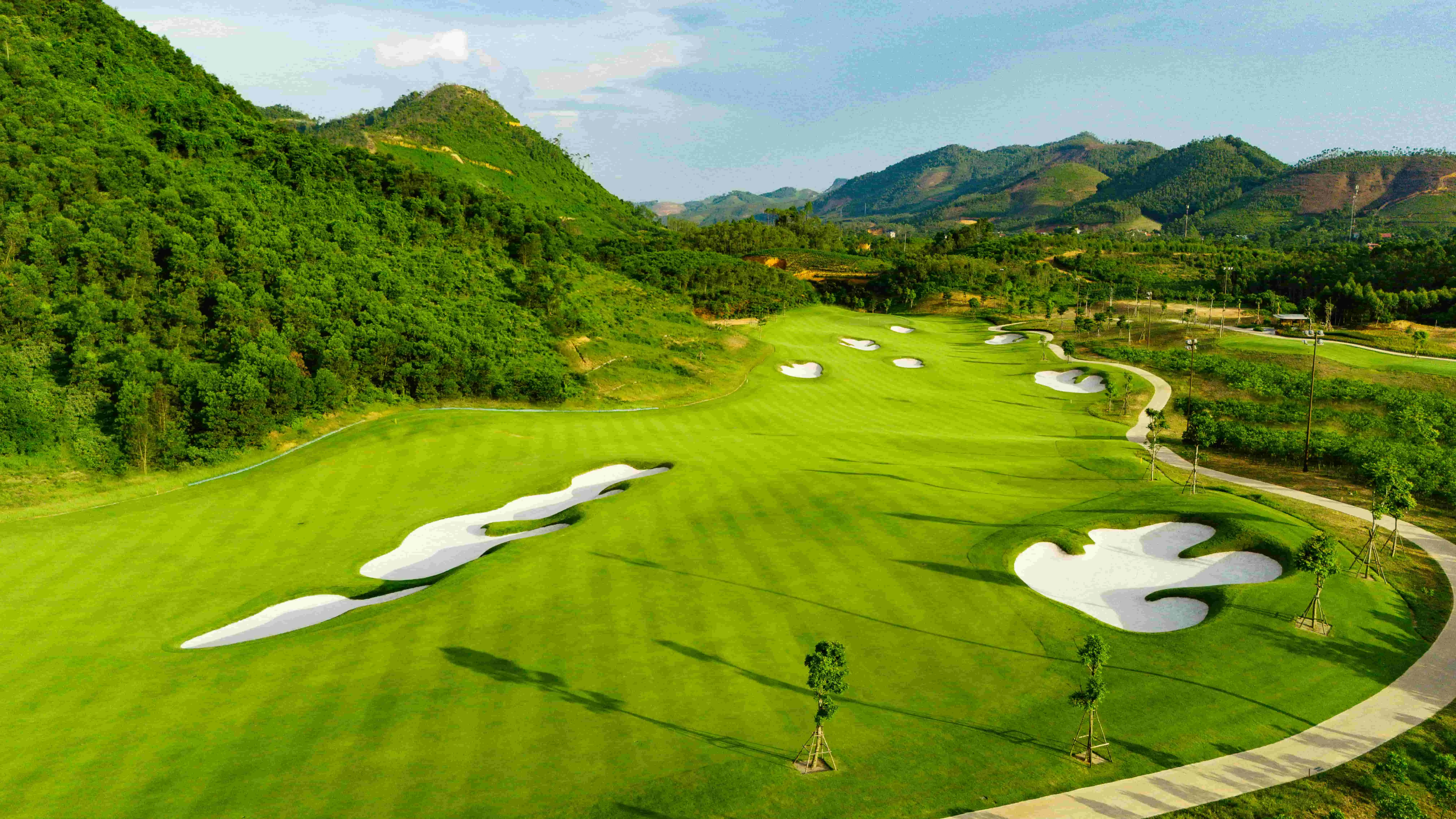 Văn Lang Empire T&T Golf Club
