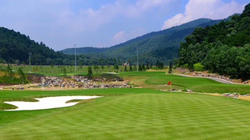 Review Top 7+ Sân Golf Hà Nội & Khu Vực Lân Cận Đáng Trải Nghiệm Nhất 2026