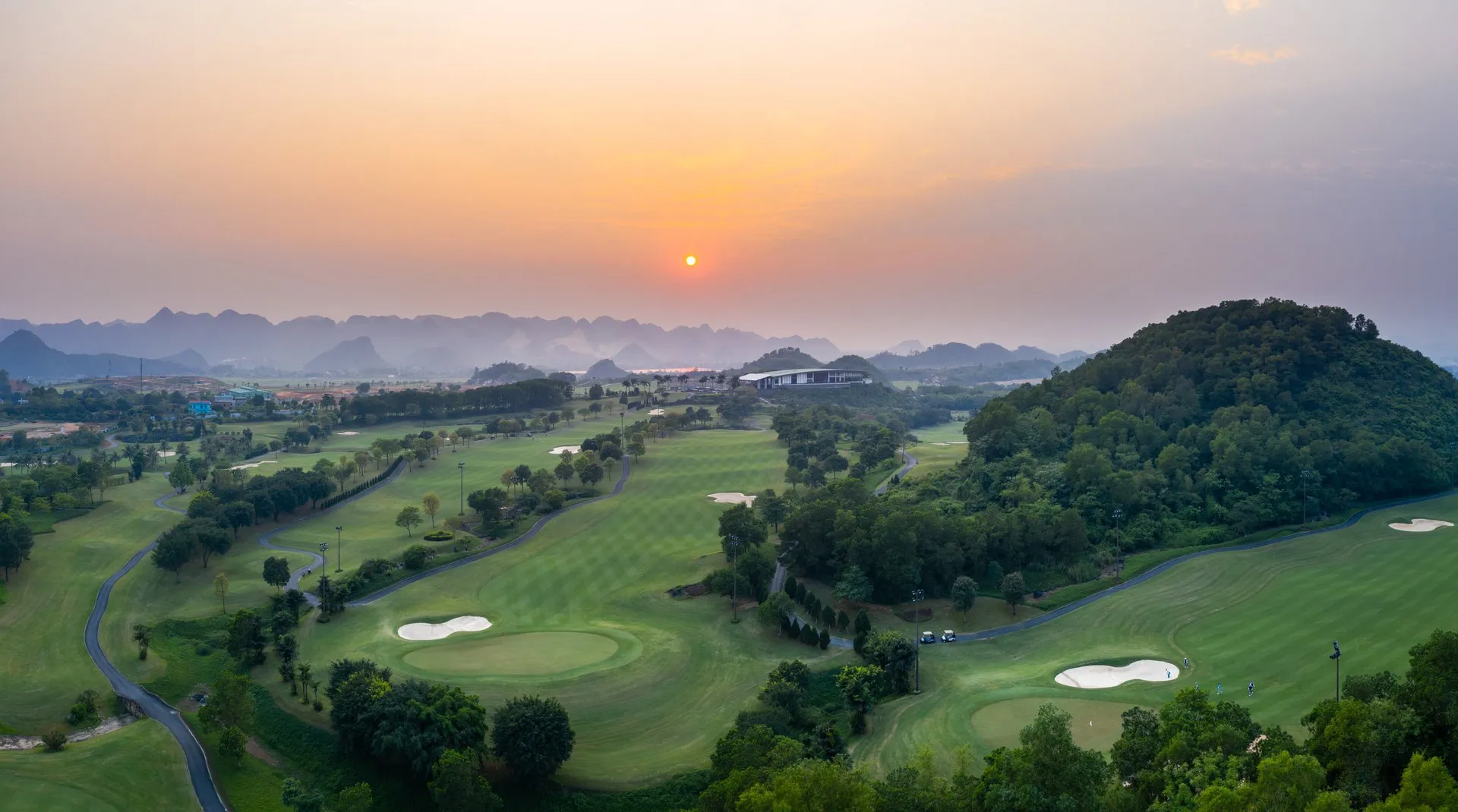 Ninh Binh Golf Courses 2026: Is Royal or Trang An More Worth Playing?