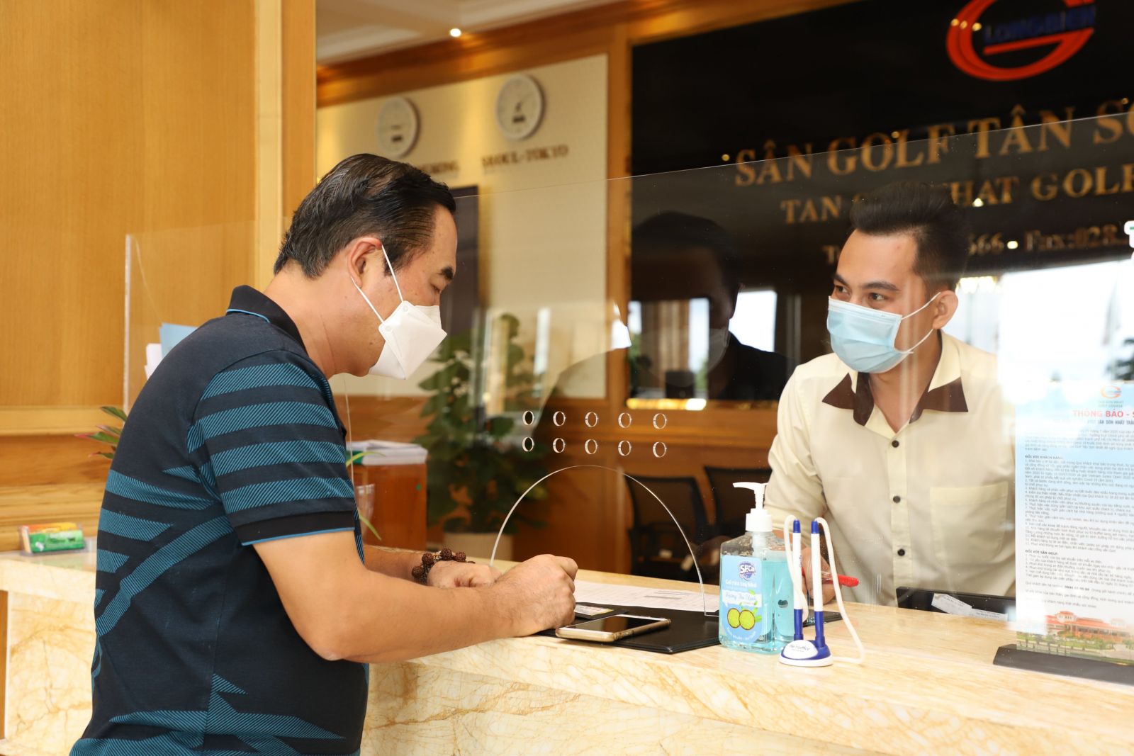 đặt sân trực tiếp