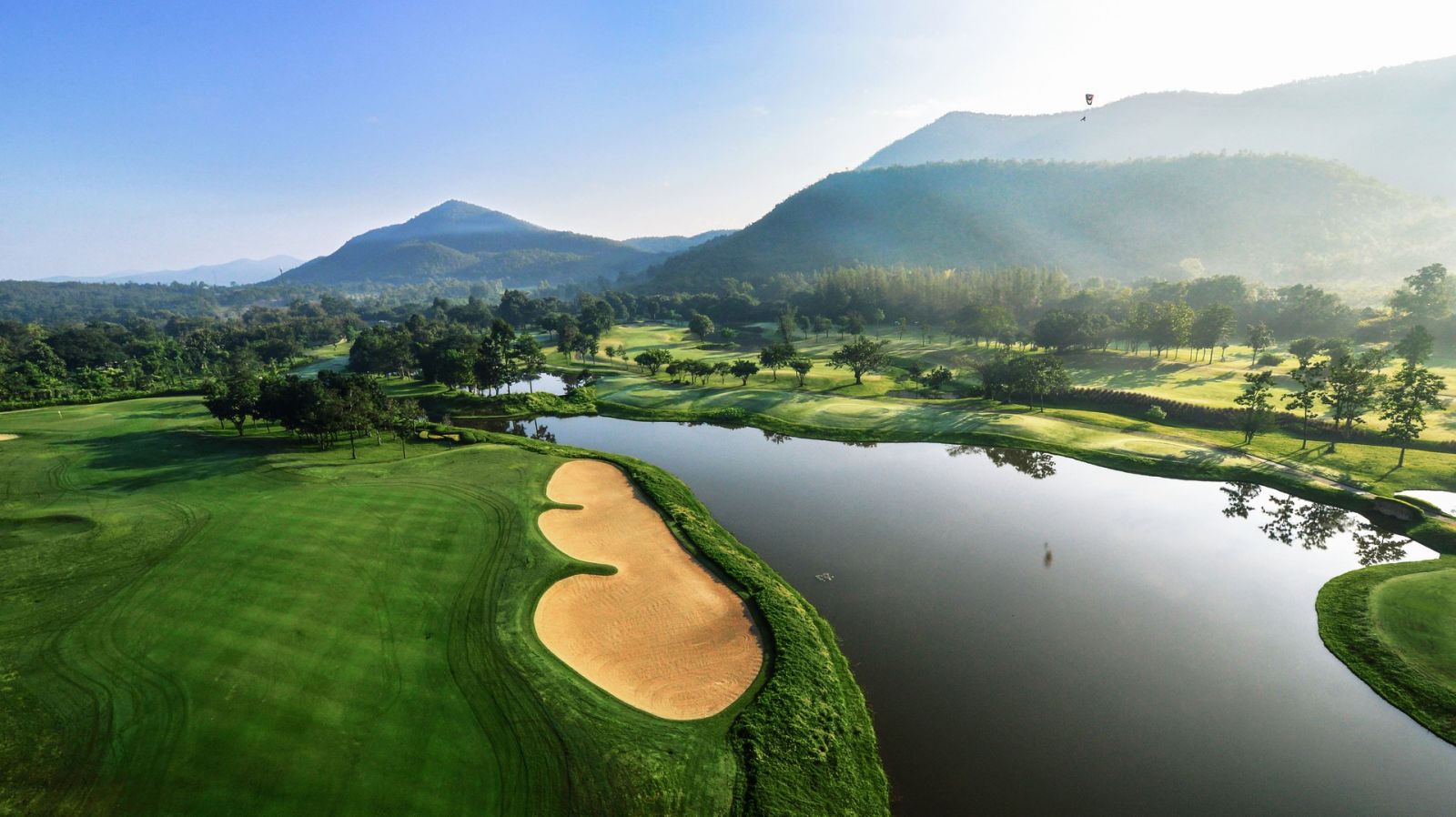 đặt sân golf qua wingolf